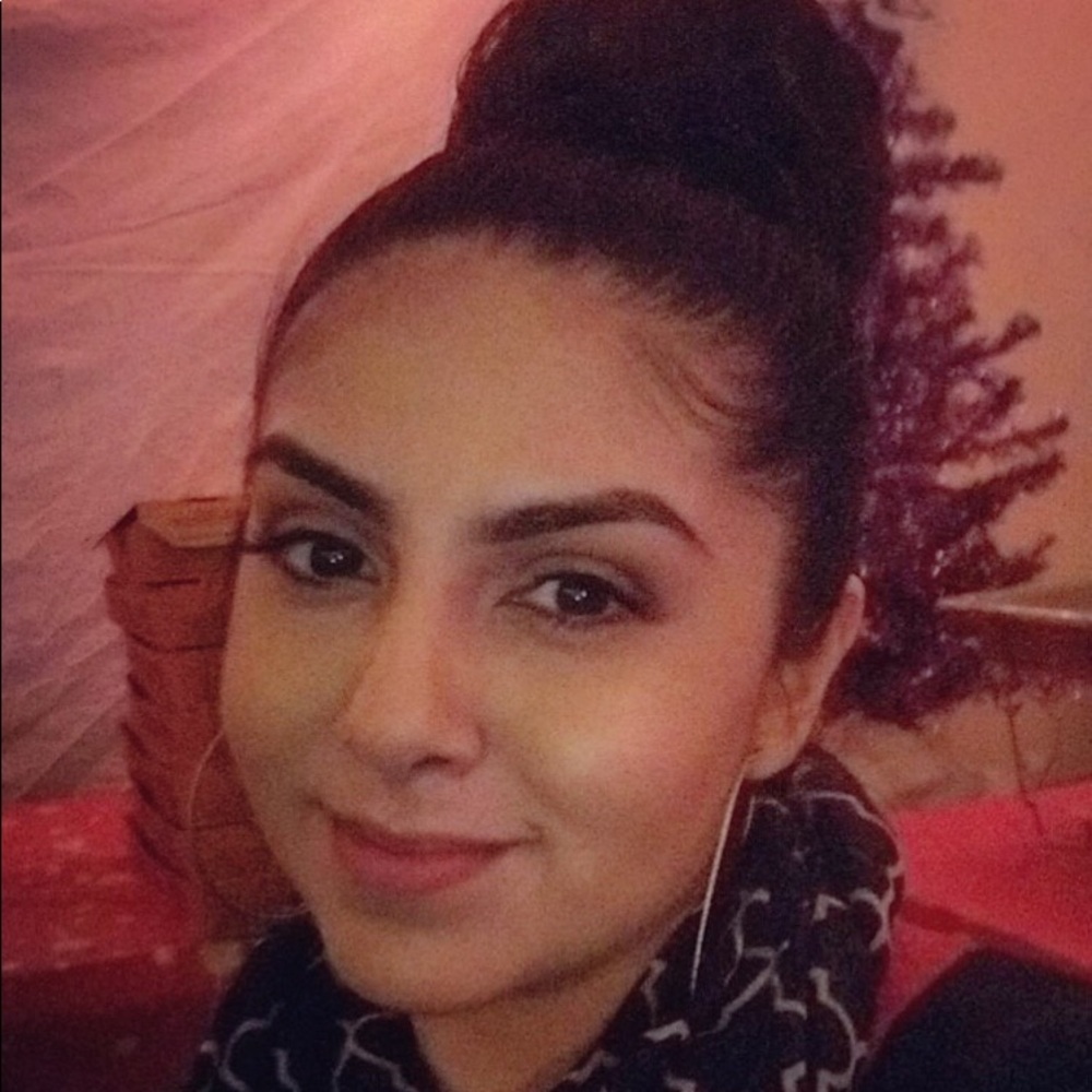 Meet your Posher, Karenn